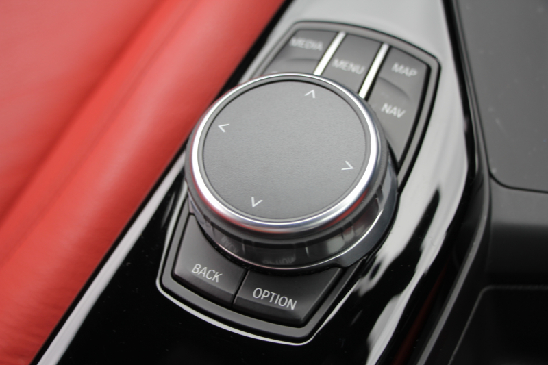 BMW 2シリーズ 220i ｸｰﾍﾟMｽﾎﾟｰﾂ 後期ﾓﾃﾞﾙ ｺｰﾗﾙﾚｯﾄﾞﾚｻﾞｰ ｼｰﾄﾋｰﾀｰ 追従ACC LEDﾍｯﾄﾞﾗｲﾄ&ﾃｰﾙ ｵﾌﾟｼｮﾝ18AW ﾀｯﾁ画面HDDﾅﾋﾞPｱｼｽﾄ ｵｰﾄｴｱｺﾝ 衝突軽減ﾌﾞﾚｰｷ 車線逸脱警告 歩行者警告 専用ｴｱﾛ Bluetooth接続 2年保証