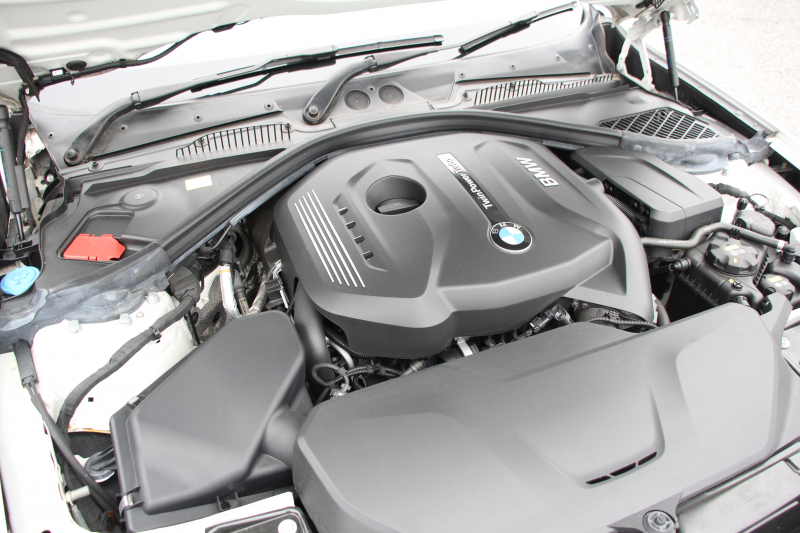 BMW 2シリーズ 220i ｸｰﾍﾟMｽﾎﾟｰﾂ 後期ﾓﾃﾞﾙ ｺｰﾗﾙﾚｯﾄﾞﾚｻﾞｰ ｼｰﾄﾋｰﾀｰ 追従ACC LEDﾍｯﾄﾞﾗｲﾄ&ﾃｰﾙ ｵﾌﾟｼｮﾝ18AW ﾀｯﾁ画面HDDﾅﾋﾞPｱｼｽﾄ ｵｰﾄｴｱｺﾝ 衝突軽減ﾌﾞﾚｰｷ 車線逸脱警告 歩行者警告 専用ｴｱﾛ Bluetooth接続 2年保証