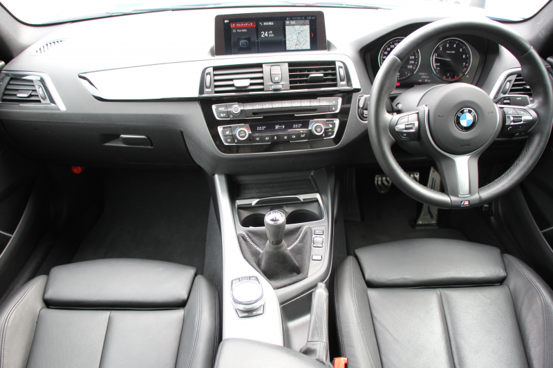 BMW 2シリーズ M240i ｸｰﾍﾟ後期 ﾌｪｲｽﾘﾌﾄ後 6速MT 直6ﾀｰﾎﾞB58ｴﾝｼﾞﾝ ﾋｰﾀｰ黒革 REMUSﾏﾌﾗｰ Mﾊﾟﾌｫｰﾏﾝｽｴｱﾛ&19AW ｱﾀﾞﾌﾟﾃｨﾌﾞMｻｽ LEDﾍｯﾄﾞﾗｲﾄ&ﾃｰﾙ ﾊｰﾏﾝｶｰﾄﾞﾝ 衝突軽減ﾌﾞﾚｰｷ 車線逸脱警告 歩行者警告 ﾀｯﾁ画面HDDﾅﾋﾞPｱｼｽﾄ 2年保証
