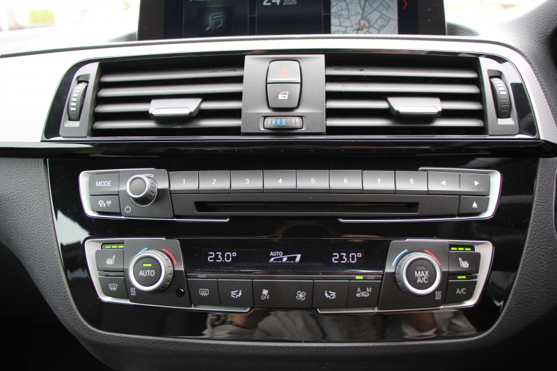 BMW 2シリーズ M240i ｸｰﾍﾟ後期 ﾌｪｲｽﾘﾌﾄ後 6速MT 直6ﾀｰﾎﾞB58ｴﾝｼﾞﾝ ﾋｰﾀｰ黒革 REMUSﾏﾌﾗｰ Mﾊﾟﾌｫｰﾏﾝｽｴｱﾛ&19AW ｱﾀﾞﾌﾟﾃｨﾌﾞMｻｽ LEDﾍｯﾄﾞﾗｲﾄ&ﾃｰﾙ ﾊｰﾏﾝｶｰﾄﾞﾝ 衝突軽減ﾌﾞﾚｰｷ 車線逸脱警告 歩行者警告 ﾀｯﾁ画面HDDﾅﾋﾞPｱｼｽﾄ 2年保証