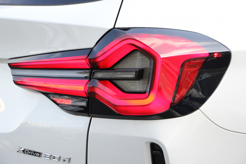 BMW X3 Xdrive20d Mｽﾎﾟｰﾂ ｻｳﾝﾄﾞP 後期 新車保証 全席ﾋｰﾀｰ黒革 ﾊｰﾏﾝｶｰﾄﾞﾝｻﾗｳﾝﾄﾞ渋滞時ﾊﾝｽﾞｵﾌ BMWﾗｲﾌﾞｺｯｸﾋﾟｯﾄ Applecarplay ﾀｯﾁ画面HDDﾅﾋﾞ追従ACC HUD 360度ｶﾒﾗ LEDﾍｯﾄﾞﾗｲﾄ ｱｺｰｽﾃｨｯｸｶﾞﾗｽ 2年保証