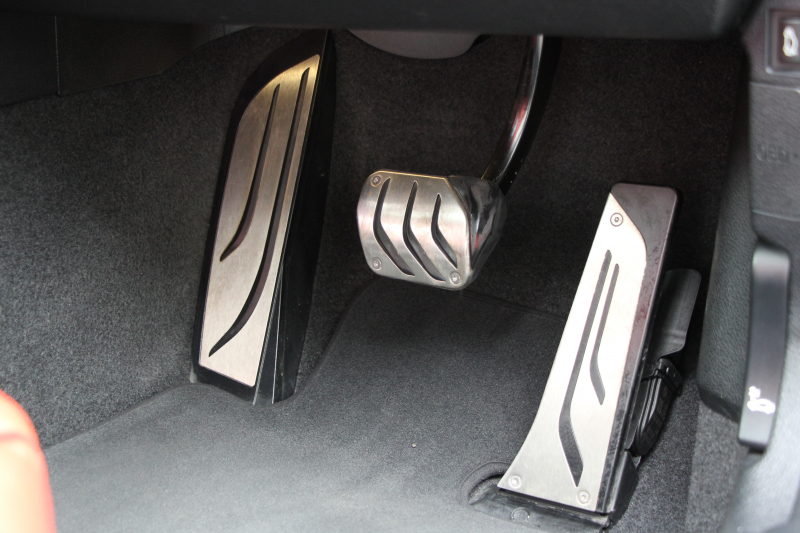 BMW 2シリーズ M240i ｸｰﾍﾟ変更後新ｴﾝｼﾞﾝ B58直6ﾀｰﾎﾞ340馬力 ﾋｰﾀｰ赤革 ｱﾀﾞﾌﾟﾃｨﾌﾞMｻｽ Mspﾌﾞﾚｰｷ MPerformanceｴｱﾛ(ﾌﾛﾝﾄ/ｻｲﾄﾞ/ﾘｱ) 18AW HDDﾅﾋﾞBluetooth接続 Bｶﾒﾗ ﾌﾞﾚｰｷ付ｸﾙｺﾝ 衝突軽減ﾌﾞﾚｰｷ ｽﾏｰﾄｷｰ ﾊﾟﾄﾞﾙｼﾌﾄ 2年保証