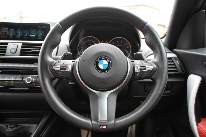 BMW 2シリーズ M240i ｸｰﾍﾟ変更後新ｴﾝｼﾞﾝ B58直6ﾀｰﾎﾞ340馬力 ﾋｰﾀｰ赤革 ｱﾀﾞﾌﾟﾃｨﾌﾞMｻｽ Mspﾌﾞﾚｰｷ MPerformanceｴｱﾛ(ﾌﾛﾝﾄ/ｻｲﾄﾞ/ﾘｱ) 18AW HDDﾅﾋﾞBluetooth接続 Bｶﾒﾗ ﾌﾞﾚｰｷ付ｸﾙｺﾝ 衝突軽減ﾌﾞﾚｰｷ ｽﾏｰﾄｷｰ ﾊﾟﾄﾞﾙｼﾌﾄ 2年保証