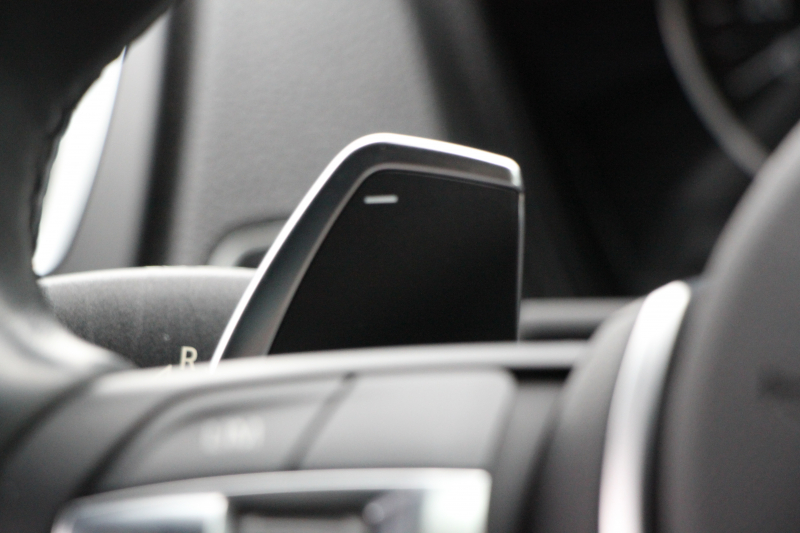 BMW 2シリーズ M235i ｸｰﾍﾟ直6ﾀｰﾎﾞ326馬力 ｱﾀﾞﾌﾟﾃｨﾌﾞMｻｽ 専用ﾌﾞﾚｰｷ Bｶﾒﾗ&ﾘｱ障害物ｿﾅｰ 衝突軽減ﾌﾞﾚｰｷ 車線逸脱警告 歩行者警告 ﾌﾞﾚｰｷ付ｸﾙｺﾝ 左右独立ｵｰﾄｴｱｺﾝ HDDﾅﾋﾞBluetooth接続 18AW ﾊﾟﾄﾞﾙｼﾌﾄ 2年保証