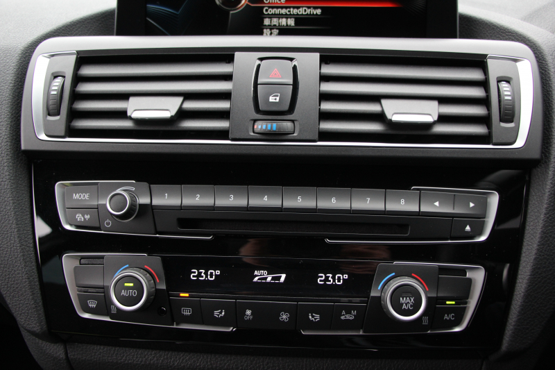 BMW 2シリーズ M235i ｸｰﾍﾟ直6ﾀｰﾎﾞ326馬力 ｱﾀﾞﾌﾟﾃｨﾌﾞMｻｽ 専用ﾌﾞﾚｰｷ Bｶﾒﾗ&ﾘｱ障害物ｿﾅｰ 衝突軽減ﾌﾞﾚｰｷ 車線逸脱警告 歩行者警告 ﾌﾞﾚｰｷ付ｸﾙｺﾝ 左右独立ｵｰﾄｴｱｺﾝ HDDﾅﾋﾞBluetooth接続 18AW ﾊﾟﾄﾞﾙｼﾌﾄ 2年保証