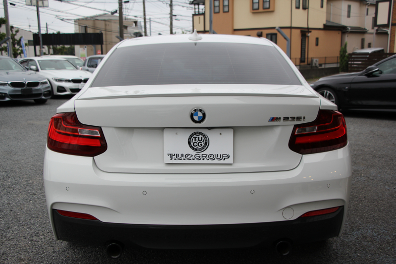 BMW 2シリーズ M235i ｸｰﾍﾟ直6ﾀｰﾎﾞ326馬力 ｱﾀﾞﾌﾟﾃｨﾌﾞMｻｽ 専用ﾌﾞﾚｰｷ Bｶﾒﾗ&ﾘｱ障害物ｿﾅｰ 衝突軽減ﾌﾞﾚｰｷ 車線逸脱警告 歩行者警告 ﾌﾞﾚｰｷ付ｸﾙｺﾝ 左右独立ｵｰﾄｴｱｺﾝ HDDﾅﾋﾞBluetooth接続 18AW ﾊﾟﾄﾞﾙｼﾌﾄ 2年保証