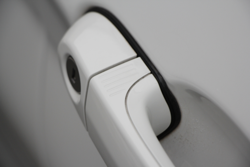 BMW 2シリーズ M235i ｸｰﾍﾟ直6ﾀｰﾎﾞ326馬力 ｱﾀﾞﾌﾟﾃｨﾌﾞMｻｽ 専用ﾌﾞﾚｰｷ Bｶﾒﾗ&ﾘｱ障害物ｿﾅｰ 衝突軽減ﾌﾞﾚｰｷ 車線逸脱警告 歩行者警告 ﾌﾞﾚｰｷ付ｸﾙｺﾝ 左右独立ｵｰﾄｴｱｺﾝ HDDﾅﾋﾞBluetooth接続 18AW ﾊﾟﾄﾞﾙｼﾌﾄ 2年保証