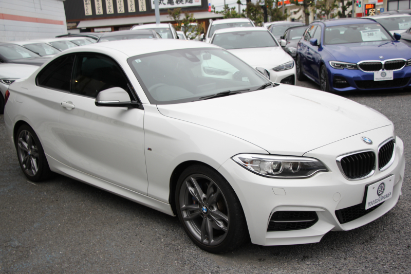 BMW 2シリーズ M235i ｸｰﾍﾟ直6ﾀｰﾎﾞ326馬力 ｱﾀﾞﾌﾟﾃｨﾌﾞMｻｽ 専用ﾌﾞﾚｰｷ Bｶﾒﾗ&ﾘｱ障害物ｿﾅｰ 衝突軽減ﾌﾞﾚｰｷ 車線逸脱警告 歩行者警告 ﾌﾞﾚｰｷ付ｸﾙｺﾝ 左右独立ｵｰﾄｴｱｺﾝ HDDﾅﾋﾞBluetooth接続 18AW ﾊﾟﾄﾞﾙｼﾌﾄ 2年保証