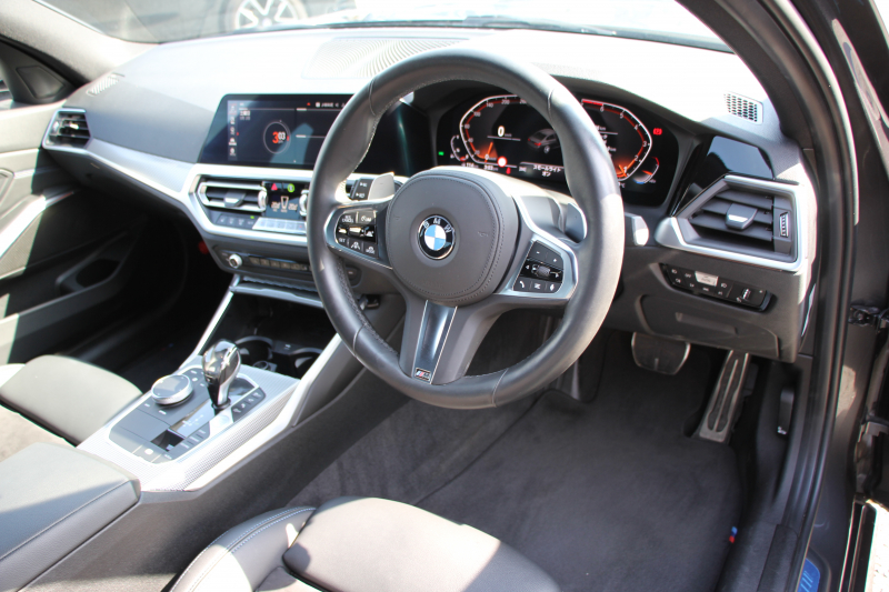 BMW 3シリーズ 330i Mｽﾎﾟｰﾂ ｺﾝﾌｫｰﾄP ☆GW期間中限定掲載☆高出力 258馬力 追従ACC 渋滞時ﾊﾝｽﾞｵﾌ 360度ｶﾒﾗ Pｱｼｽﾄﾌﾟﾗｽ LEDﾍｯﾄﾞﾗｲﾄ ｵｰﾄﾊｲﾋﾞｰﾑ Mｽﾎﾟｰﾂﾌﾞﾚｰｷ ｼｰﾄﾋｰﾀｰ ﾀｯﾁ画面HDDﾅﾋﾞｱｯﾌﾟﾙｶｰﾌﾟﾚｲ 電動ﾄﾗﾝｸ ﾜｲﾔﾚｽ充電 2年保証