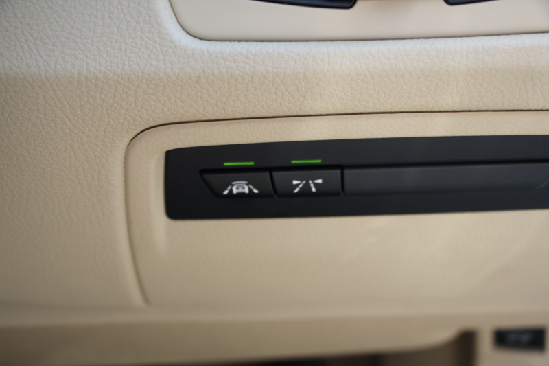 BMW 3シリーズ 320d ﾂｰﾘﾝｸﾞﾗｸﾞｼﾞｭｱﾘｰ 前期最終 真珠色 ﾋｰﾀｰ付ｳﾞｪﾈﾄﾍﾞｰｼﾞｭﾚｻﾞｰ 追従ACC 衝突軽減ﾌﾞﾚｰｷ 車線逸脱警告 歩行者警告 ﾀｯﾁﾊﾟｯﾄﾞ対応iﾄﾞﾗｲﾌﾞHDDﾅﾋﾞBluetooth接続 電動ﾄﾗﾝｸ Bｶﾒﾗ ｽﾏｰﾄｷｰ ﾐﾗｰETC2.0 ｸﾛｰﾑﾗｲﾝ 2年保証