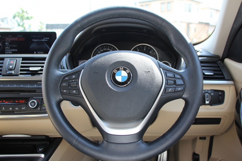 BMW 3シリーズ 320d ﾂｰﾘﾝｸﾞﾗｸﾞｼﾞｭｱﾘｰ 前期最終 真珠色 ﾋｰﾀｰ付ｳﾞｪﾈﾄﾍﾞｰｼﾞｭﾚｻﾞｰ 追従ACC 衝突軽減ﾌﾞﾚｰｷ 車線逸脱警告 歩行者警告 ﾀｯﾁﾊﾟｯﾄﾞ対応iﾄﾞﾗｲﾌﾞHDDﾅﾋﾞBluetooth接続 電動ﾄﾗﾝｸ Bｶﾒﾗ ｽﾏｰﾄｷｰ ﾐﾗｰETC2.0 ｸﾛｰﾑﾗｲﾝ 2年保証