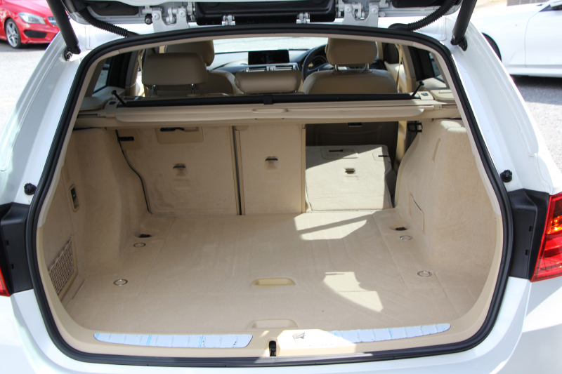 BMW 3シリーズ 320d ﾂｰﾘﾝｸﾞﾗｸﾞｼﾞｭｱﾘｰ 前期最終 真珠色 ﾋｰﾀｰ付ｳﾞｪﾈﾄﾍﾞｰｼﾞｭﾚｻﾞｰ 追従ACC 衝突軽減ﾌﾞﾚｰｷ 車線逸脱警告 歩行者警告 ﾀｯﾁﾊﾟｯﾄﾞ対応iﾄﾞﾗｲﾌﾞHDDﾅﾋﾞBluetooth接続 電動ﾄﾗﾝｸ Bｶﾒﾗ ｽﾏｰﾄｷｰ ﾐﾗｰETC2.0 ｸﾛｰﾑﾗｲﾝ 2年保証