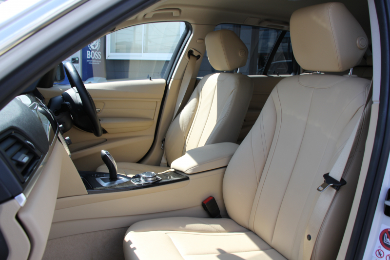 BMW 3シリーズ 320d ﾂｰﾘﾝｸﾞﾗｸﾞｼﾞｭｱﾘｰ 前期最終 真珠色 ﾋｰﾀｰ付ｳﾞｪﾈﾄﾍﾞｰｼﾞｭﾚｻﾞｰ 追従ACC 衝突軽減ﾌﾞﾚｰｷ 車線逸脱警告 歩行者警告 ﾀｯﾁﾊﾟｯﾄﾞ対応iﾄﾞﾗｲﾌﾞHDDﾅﾋﾞBluetooth接続 電動ﾄﾗﾝｸ Bｶﾒﾗ ｽﾏｰﾄｷｰ ﾐﾗｰETC2.0 ｸﾛｰﾑﾗｲﾝ 2年保証