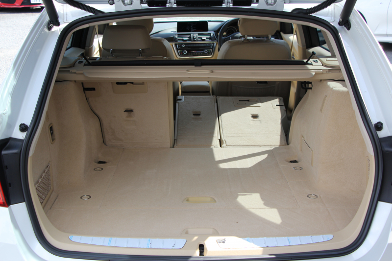 BMW 3シリーズ 320d ﾂｰﾘﾝｸﾞﾗｸﾞｼﾞｭｱﾘｰ 前期最終 真珠色 ﾋｰﾀｰ付ｳﾞｪﾈﾄﾍﾞｰｼﾞｭﾚｻﾞｰ 追従ACC 衝突軽減ﾌﾞﾚｰｷ 車線逸脱警告 歩行者警告 ﾀｯﾁﾊﾟｯﾄﾞ対応iﾄﾞﾗｲﾌﾞHDDﾅﾋﾞBluetooth接続 電動ﾄﾗﾝｸ Bｶﾒﾗ ｽﾏｰﾄｷｰ ﾐﾗｰETC2.0 ｸﾛｰﾑﾗｲﾝ 2年保証