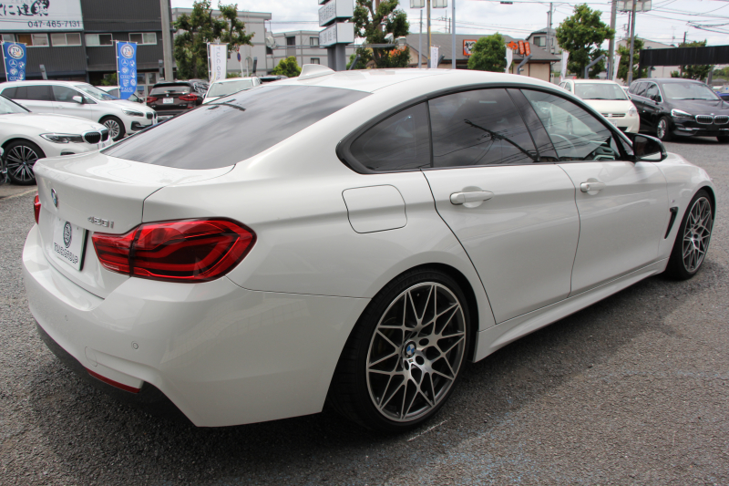 BMW 4シリーズ 420i ｸﾞﾗﾝｸｰﾍﾟMｽﾎﾟｰﾂ 後期 ﾋｰﾀｰ赤革 追従ACC 液晶ﾒｰﾀｰ LEDﾍｯﾄﾞﾗｲﾄ&ﾃｰﾙ ｺﾝﾍﾟﾃｨｼｮﾝﾙｯｸ19AW ﾀｯﾁ画面HDDﾅﾋﾞTV  衝突軽減ﾌﾞﾚｰｷ 車線逸脱警告 歩行者警告 電動ﾘｱｹﾞｰﾄ H&Rﾀﾞｳﾝｻｽ 2年保証