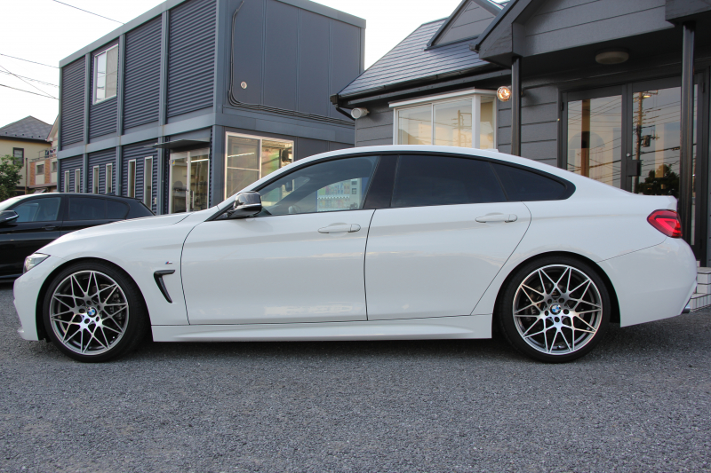 BMW 4シリーズ 420i ｸﾞﾗﾝｸｰﾍﾟMｽﾎﾟｰﾂ 後期 ﾋｰﾀｰ赤革 追従ACC 液晶ﾒｰﾀｰ LEDﾍｯﾄﾞﾗｲﾄ&ﾃｰﾙ ｺﾝﾍﾟﾃｨｼｮﾝﾙｯｸ19AW ﾀｯﾁ画面HDDﾅﾋﾞTV  衝突軽減ﾌﾞﾚｰｷ 車線逸脱警告 歩行者警告 電動ﾘｱｹﾞｰﾄ H&Rﾀﾞｳﾝｻｽ 2年保証