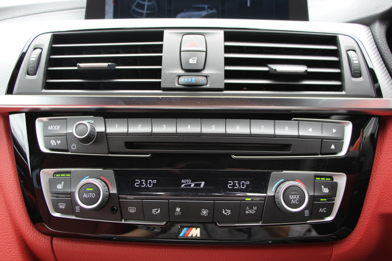 BMW 4シリーズ 420i ｸﾞﾗﾝｸｰﾍﾟMｽﾎﾟｰﾂ 後期 ﾋｰﾀｰ赤革 追従ACC 液晶ﾒｰﾀｰ LEDﾍｯﾄﾞﾗｲﾄ&ﾃｰﾙ ｺﾝﾍﾟﾃｨｼｮﾝﾙｯｸ19AW ﾀｯﾁ画面HDDﾅﾋﾞTV  衝突軽減ﾌﾞﾚｰｷ 車線逸脱警告 歩行者警告 電動ﾘｱｹﾞｰﾄ H&Rﾀﾞｳﾝｻｽ 2年保証