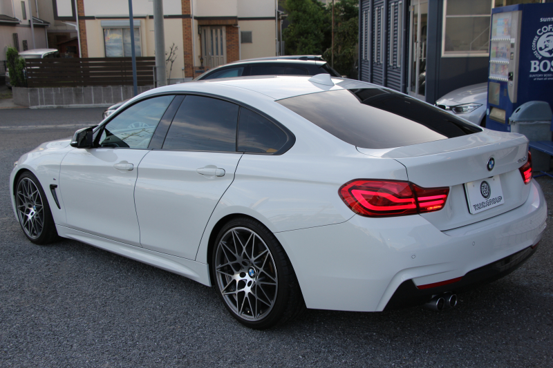 BMW 4シリーズ 420i ｸﾞﾗﾝｸｰﾍﾟMｽﾎﾟｰﾂ 後期 ﾋｰﾀｰ赤革 追従ACC 液晶ﾒｰﾀｰ LEDﾍｯﾄﾞﾗｲﾄ&ﾃｰﾙ ｺﾝﾍﾟﾃｨｼｮﾝﾙｯｸ19AW ﾀｯﾁ画面HDDﾅﾋﾞTV  衝突軽減ﾌﾞﾚｰｷ 車線逸脱警告 歩行者警告 電動ﾘｱｹﾞｰﾄ H&Rﾀﾞｳﾝｻｽ 2年保証