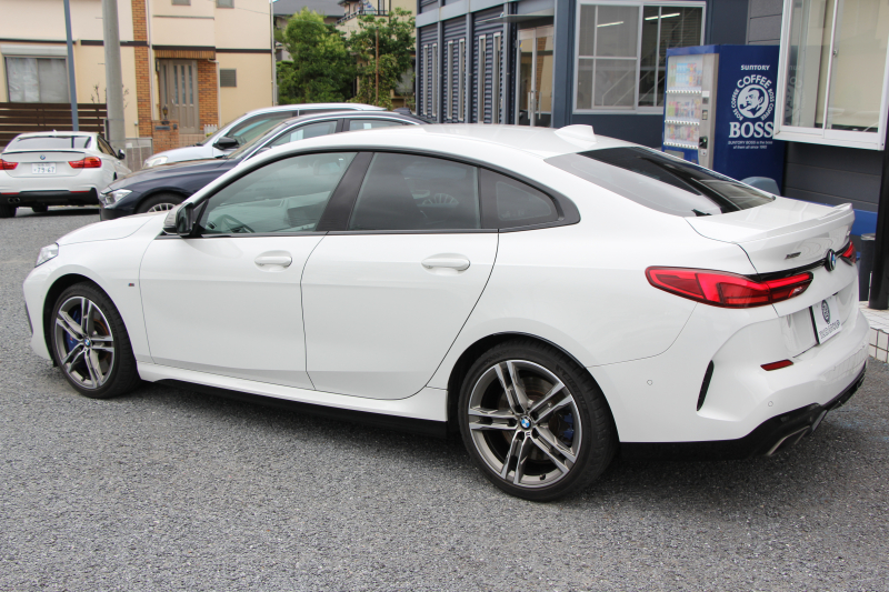BMW 2シリーズ M235i Xdrive ｸﾞﾗﾝｸｰﾍﾟｾﾚｸﾄP 306馬力 4WD ｼｰﾄﾋｰﾀｰ Mｽﾎﾟｰﾂｼｰﾄ Mｼｰﾄﾍﾞﾙﾄ ｱﾀﾞﾌﾟﾃｨﾌﾞｻｽ Hifiｽﾋﾟｰｶｰ 追従ACC LEDﾍｯﾄﾞﾗｲﾄ 専用18AW Mspﾌﾞﾚｰｷ Applecarplay ﾀｯﾁ画面HDDﾅﾋﾞPｱｼｽﾄ ﾜｲﾔﾚｽ充電 2年保証