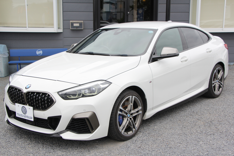 BMW 2シリーズ M235i Xdrive ｸﾞﾗﾝｸｰﾍﾟｾﾚｸﾄP 306馬力 4WD ｼｰﾄﾋｰﾀｰ Mｽﾎﾟｰﾂｼｰﾄ Mｼｰﾄﾍﾞﾙﾄ ｱﾀﾞﾌﾟﾃｨﾌﾞｻｽ Hifiｽﾋﾟｰｶｰ 追従ACC LEDﾍｯﾄﾞﾗｲﾄ 専用18AW Mspﾌﾞﾚｰｷ Applecarplay ﾀｯﾁ画面HDDﾅﾋﾞPｱｼｽﾄ ﾜｲﾔﾚｽ充電 2年保証
