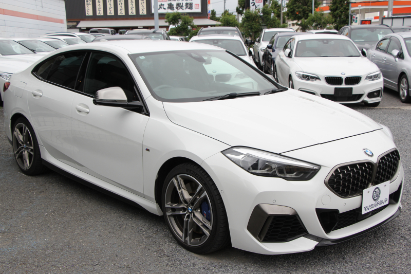 BMW 2シリーズ M235i Xdrive ｸﾞﾗﾝｸｰﾍﾟｾﾚｸﾄP 306馬力 4WD ｼｰﾄﾋｰﾀｰ Mｽﾎﾟｰﾂｼｰﾄ Mｼｰﾄﾍﾞﾙﾄ ｱﾀﾞﾌﾟﾃｨﾌﾞｻｽ Hifiｽﾋﾟｰｶｰ 追従ACC LEDﾍｯﾄﾞﾗｲﾄ 専用18AW Mspﾌﾞﾚｰｷ Applecarplay ﾀｯﾁ画面HDDﾅﾋﾞPｱｼｽﾄ ﾜｲﾔﾚｽ充電 2年保証