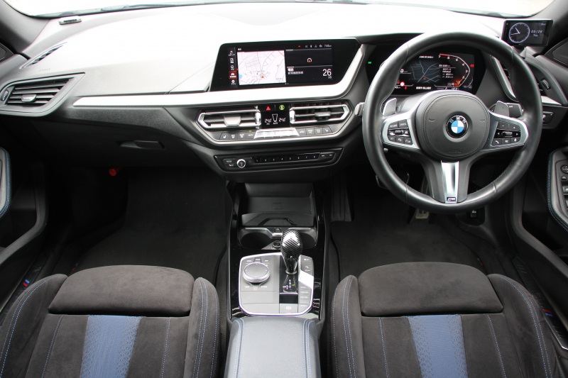 BMW 2シリーズ M235i Xdrive ｸﾞﾗﾝｸｰﾍﾟｾﾚｸﾄP 306馬力 4WD ｼｰﾄﾋｰﾀｰ Mｽﾎﾟｰﾂｼｰﾄ Mｼｰﾄﾍﾞﾙﾄ ｱﾀﾞﾌﾟﾃｨﾌﾞｻｽ Hifiｽﾋﾟｰｶｰ 追従ACC LEDﾍｯﾄﾞﾗｲﾄ 専用18AW Mspﾌﾞﾚｰｷ Applecarplay ﾀｯﾁ画面HDDﾅﾋﾞPｱｼｽﾄ ﾜｲﾔﾚｽ充電 2年保証