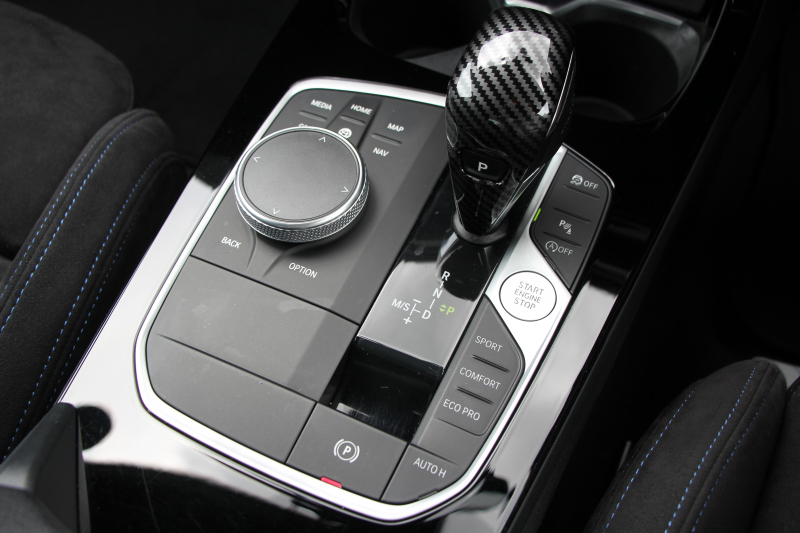 BMW 2シリーズ M235i Xdrive ｸﾞﾗﾝｸｰﾍﾟｾﾚｸﾄP 306馬力 4WD ｼｰﾄﾋｰﾀｰ Mｽﾎﾟｰﾂｼｰﾄ Mｼｰﾄﾍﾞﾙﾄ ｱﾀﾞﾌﾟﾃｨﾌﾞｻｽ Hifiｽﾋﾟｰｶｰ 追従ACC LEDﾍｯﾄﾞﾗｲﾄ 専用18AW Mspﾌﾞﾚｰｷ Applecarplay ﾀｯﾁ画面HDDﾅﾋﾞPｱｼｽﾄ ﾜｲﾔﾚｽ充電 2年保証