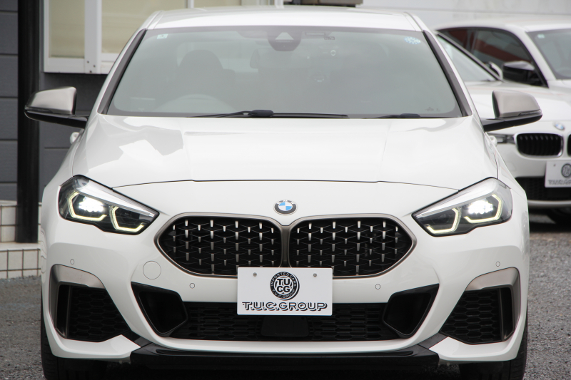 BMW 2シリーズ M235i Xdrive ｸﾞﾗﾝｸｰﾍﾟｾﾚｸﾄP 306馬力 4WD ｼｰﾄﾋｰﾀｰ Mｽﾎﾟｰﾂｼｰﾄ Mｼｰﾄﾍﾞﾙﾄ ｱﾀﾞﾌﾟﾃｨﾌﾞｻｽ Hifiｽﾋﾟｰｶｰ 追従ACC LEDﾍｯﾄﾞﾗｲﾄ 専用18AW Mspﾌﾞﾚｰｷ Applecarplay ﾀｯﾁ画面HDDﾅﾋﾞPｱｼｽﾄ ﾜｲﾔﾚｽ充電 2年保証