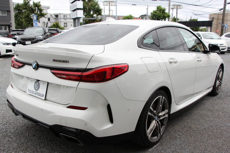 BMW 2シリーズ M235i Xdrive ｸﾞﾗﾝｸｰﾍﾟｾﾚｸﾄP 306馬力 4WD ｼｰﾄﾋｰﾀｰ Mｽﾎﾟｰﾂｼｰﾄ Mｼｰﾄﾍﾞﾙﾄ ｱﾀﾞﾌﾟﾃｨﾌﾞｻｽ Hifiｽﾋﾟｰｶｰ 追従ACC LEDﾍｯﾄﾞﾗｲﾄ 専用18AW Mspﾌﾞﾚｰｷ Applecarplay ﾀｯﾁ画面HDDﾅﾋﾞPｱｼｽﾄ ﾜｲﾔﾚｽ充電 2年保証