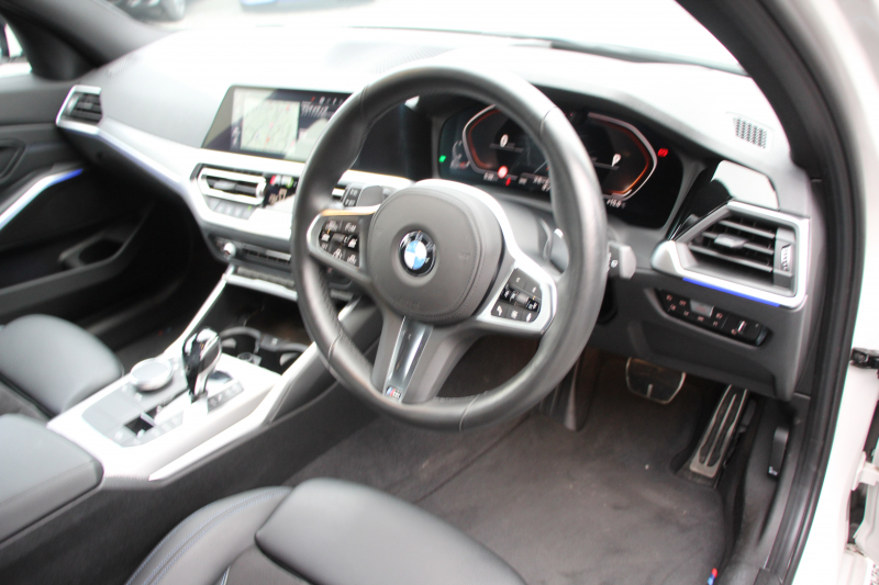 BMW 3シリーズ 320d Xdrive ﾂｰﾘﾝｸﾞMｽﾎﾟｰﾂ ｲﾉﾍﾞｰｼｮﾝP 4WD ﾚｰｻﾞｰﾗｲﾄ HUD ｼﾞｪｽﾁｬｰC Pｱｼｽﾄﾌﾟﾗｽ 360度ｶﾒﾗ ｼｰﾄﾋｰﾀｰ BMWﾗｲﾌﾞｺｯｸﾋﾟｯﾄﾞﾀｯﾁ画面HDDﾅﾋﾞApplecarplay ﾜｲﾔﾚｽ充電 LEDﾍｯﾄﾞﾗｲﾄ ｵｰﾄﾊｲﾋﾞｰﾑ 追従ACC 電動ﾄﾗﾝｸ ﾊｰﾌﾚｻﾞｰ 2年保証