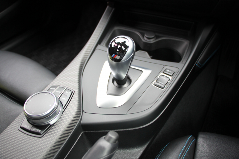 BMW Mシリーズ M2 ｸｰﾍﾟMDCT ﾋｰﾀｰ黒革 370馬力 直6ﾀｰﾎﾞ7速DCT ﾊｰﾏﾝｶｰﾄﾞﾝ ﾀｯﾁﾊﾟｯﾄﾞ対応HDDﾅﾋﾞBｶﾒﾗ 専用19AW 衝突軽減ﾌﾞﾚｰｷ 車線逸脱警告 歩行者警告 ﾌﾞﾚｰｷ付ｸﾙｺﾝ ｽﾏｰﾄｷｰ ｶｰﾎﾞﾝｲﾝﾃﾘｱﾄﾘﾑ ﾊﾟﾄﾞﾙｼﾌﾄ 2年保証