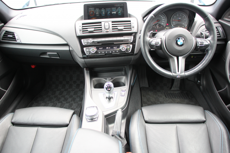 BMW Mシリーズ M2 ｸｰﾍﾟMDCT ﾋｰﾀｰ黒革 370馬力 直6ﾀｰﾎﾞ7速DCT ﾊｰﾏﾝｶｰﾄﾞﾝ ﾀｯﾁﾊﾟｯﾄﾞ対応HDDﾅﾋﾞBｶﾒﾗ 専用19AW 衝突軽減ﾌﾞﾚｰｷ 車線逸脱警告 歩行者警告 ﾌﾞﾚｰｷ付ｸﾙｺﾝ ｽﾏｰﾄｷｰ ｶｰﾎﾞﾝｲﾝﾃﾘｱﾄﾘﾑ ﾊﾟﾄﾞﾙｼﾌﾄ 2年保証
