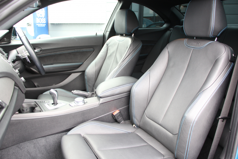 BMW Mシリーズ M2 ｸｰﾍﾟMDCT ﾋｰﾀｰ黒革 370馬力 直6ﾀｰﾎﾞ7速DCT ﾊｰﾏﾝｶｰﾄﾞﾝ ﾀｯﾁﾊﾟｯﾄﾞ対応HDDﾅﾋﾞBｶﾒﾗ 専用19AW 衝突軽減ﾌﾞﾚｰｷ 車線逸脱警告 歩行者警告 ﾌﾞﾚｰｷ付ｸﾙｺﾝ ｽﾏｰﾄｷｰ ｶｰﾎﾞﾝｲﾝﾃﾘｱﾄﾘﾑ ﾊﾟﾄﾞﾙｼﾌﾄ 2年保証