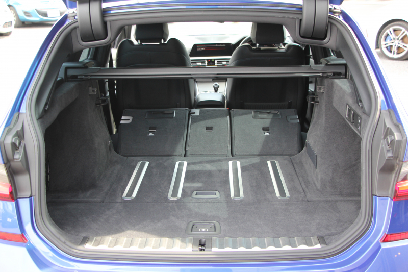 BMW 3シリーズ 320d Xdrive ﾂｰﾘﾝｸﾞMｽﾎﾟｰﾂ ｺﾝﾌｫｰﾄP 追従ACC 渋滞ﾊﾝｽﾞｵﾌ ｼｰﾄﾋｰﾀｰ LEDﾍｯﾄﾞﾗｲﾄ ｵｰﾄﾊｲﾋﾞｰﾑ ｱｯﾌﾟﾙｶｰﾌﾟﾚｲ ﾌﾙｾｸﾞTV ﾀｯﾁ画面HDDﾅﾋﾞPｱｼｽﾄ 専用ｴｱﾛ ﾊﾟﾄﾞﾙｼﾌﾄ 電動ﾄﾗﾝｸ ﾊｰﾌﾚｻﾞｰ 2年保証