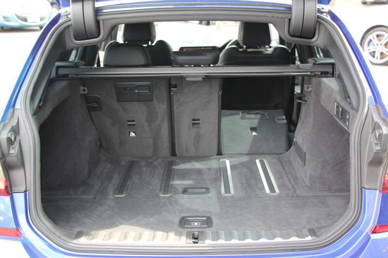 BMW 3シリーズ 320d Xdrive ﾂｰﾘﾝｸﾞMｽﾎﾟｰﾂ ｺﾝﾌｫｰﾄP 追従ACC 渋滞ﾊﾝｽﾞｵﾌ ｼｰﾄﾋｰﾀｰ LEDﾍｯﾄﾞﾗｲﾄ ｵｰﾄﾊｲﾋﾞｰﾑ ｱｯﾌﾟﾙｶｰﾌﾟﾚｲ ﾌﾙｾｸﾞTV ﾀｯﾁ画面HDDﾅﾋﾞPｱｼｽﾄ 専用ｴｱﾛ ﾊﾟﾄﾞﾙｼﾌﾄ 電動ﾄﾗﾝｸ ﾊｰﾌﾚｻﾞｰ 2年保証