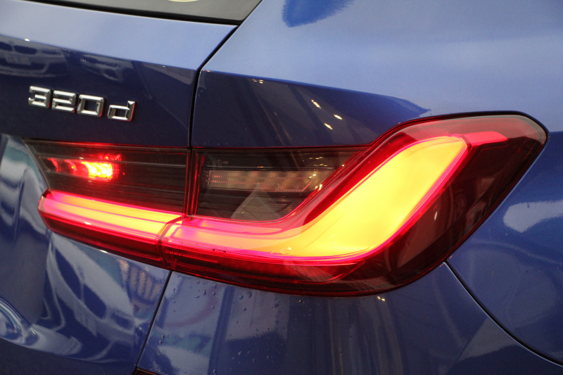 BMW 3シリーズ 320d Xdrive ﾂｰﾘﾝｸﾞMｽﾎﾟｰﾂ ｺﾝﾌｫｰﾄP 追従ACC 渋滞ﾊﾝｽﾞｵﾌ ｼｰﾄﾋｰﾀｰ LEDﾍｯﾄﾞﾗｲﾄ ｵｰﾄﾊｲﾋﾞｰﾑ ｱｯﾌﾟﾙｶｰﾌﾟﾚｲ ﾌﾙｾｸﾞTV ﾀｯﾁ画面HDDﾅﾋﾞPｱｼｽﾄ 専用ｴｱﾛ ﾊﾟﾄﾞﾙｼﾌﾄ 電動ﾄﾗﾝｸ ﾊｰﾌﾚｻﾞｰ 2年保証