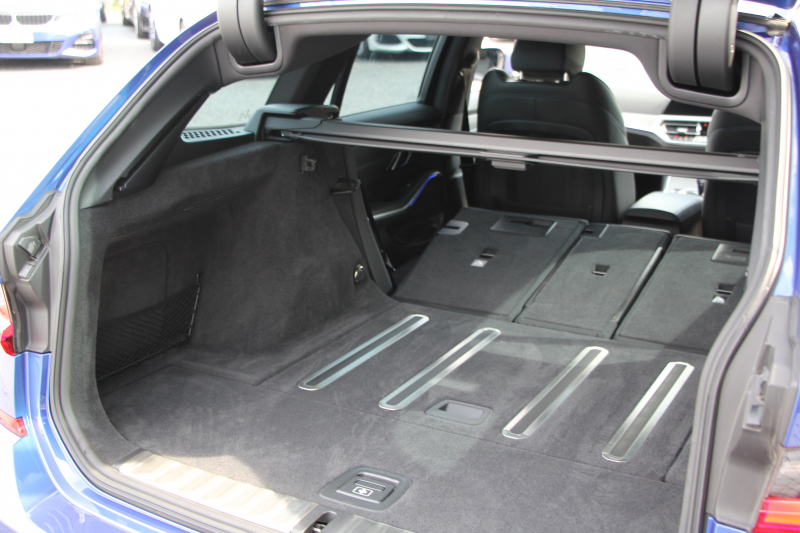 BMW 3シリーズ 320d Xdrive ﾂｰﾘﾝｸﾞMｽﾎﾟｰﾂ ｺﾝﾌｫｰﾄP 追従ACC 渋滞ﾊﾝｽﾞｵﾌ ｼｰﾄﾋｰﾀｰ LEDﾍｯﾄﾞﾗｲﾄ ｵｰﾄﾊｲﾋﾞｰﾑ ｱｯﾌﾟﾙｶｰﾌﾟﾚｲ ﾌﾙｾｸﾞTV ﾀｯﾁ画面HDDﾅﾋﾞPｱｼｽﾄ 専用ｴｱﾛ ﾊﾟﾄﾞﾙｼﾌﾄ 電動ﾄﾗﾝｸ ﾊｰﾌﾚｻﾞｰ 2年保証