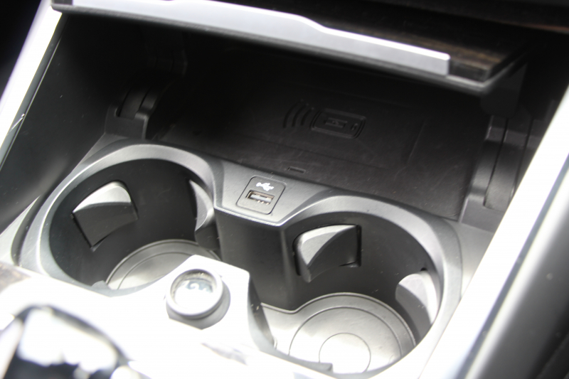 BMW 3シリーズ 320d Xdrive Mｽﾎﾟｰﾂ ﾃﾞﾋﾞｭｰP ｺﾝﾌｫｰﾄP 4WD ﾋｰﾀｰ黒革 専用ﾌﾞﾙｰｽﾃｯﾁ 19AW LEDﾍｯﾄﾞﾗｲﾄ 追従ACC ｽﾃｱﾘﾝｸﾞｻﾎﾟｰﾄ ｱｯﾌﾟﾙｶｰﾌﾟﾚｲ ﾀｯﾁ画面HDDﾅﾋﾞBMWﾗｲﾌﾞｺｯｸﾋﾟｯﾄﾞ電動ﾄﾗﾝｸ Hi-fiｽﾋﾟｰｶｰ ｱﾝﾋﾞｴﾝﾝﾄﾗｲﾄ 2年保証