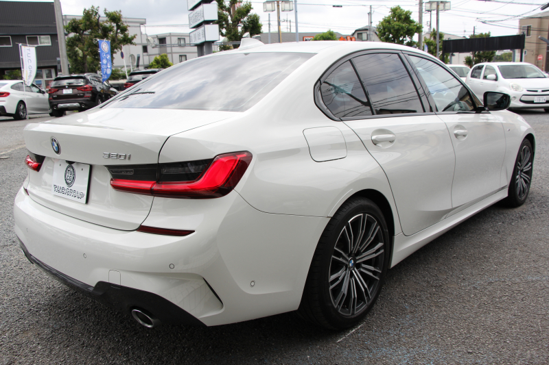 BMW 3シリーズ 320i Mｽﾎﾟｰﾂ ﾊｲﾗｲﾝ ｺﾝﾌｫｰﾄP ｺﾆｬｯｸﾚｻﾞｰ ｼｰﾄﾋｰﾀｰ 追従ACC 渋滞ﾊﾝｽﾞｵﾌ 電動ﾄﾗﾝｸ Hi-fiｽﾋﾟｰｶｰ ｽﾃｱﾘﾝｸﾞｻﾎﾟｰﾄ ﾀｯﾁ画面HDDﾅﾋﾞｱｯﾌﾟﾙｶｰﾌﾟﾚｲ LEDﾍｯﾄﾞﾗｲﾄ ｵｰﾄﾊｲﾋﾞｰﾑ 専用ｴｱﾛ ﾜｲﾔﾚｽ充電 ｱｸﾃｨﾌﾞPDC緊急ﾌﾞﾚｰｷ 2年保証