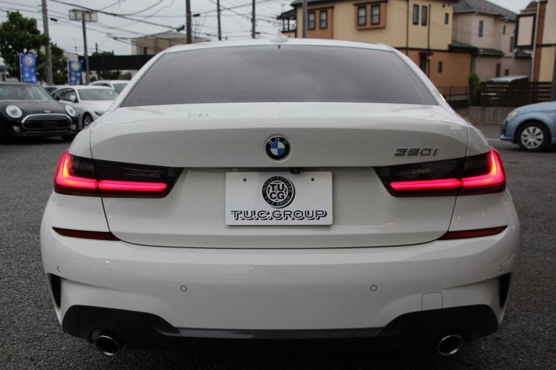 BMW 3シリーズ 320i Mｽﾎﾟｰﾂ ﾊｲﾗｲﾝ ｺﾝﾌｫｰﾄP ｺﾆｬｯｸﾚｻﾞｰ ｼｰﾄﾋｰﾀｰ 追従ACC 渋滞ﾊﾝｽﾞｵﾌ 電動ﾄﾗﾝｸ Hi-fiｽﾋﾟｰｶｰ ｽﾃｱﾘﾝｸﾞｻﾎﾟｰﾄ ﾀｯﾁ画面HDDﾅﾋﾞｱｯﾌﾟﾙｶｰﾌﾟﾚｲ LEDﾍｯﾄﾞﾗｲﾄ ｵｰﾄﾊｲﾋﾞｰﾑ 専用ｴｱﾛ ﾜｲﾔﾚｽ充電 ｱｸﾃｨﾌﾞPDC緊急ﾌﾞﾚｰｷ 2年保証