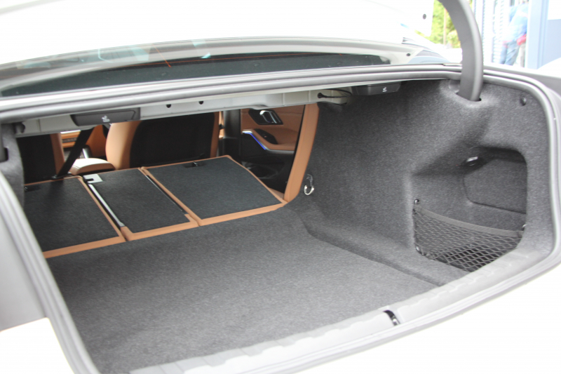 BMW 3シリーズ 320i Mｽﾎﾟｰﾂ ﾊｲﾗｲﾝ ｺﾝﾌｫｰﾄP ｺﾆｬｯｸﾚｻﾞｰ ｼｰﾄﾋｰﾀｰ 追従ACC 渋滞ﾊﾝｽﾞｵﾌ 電動ﾄﾗﾝｸ Hi-fiｽﾋﾟｰｶｰ ｽﾃｱﾘﾝｸﾞｻﾎﾟｰﾄ ﾀｯﾁ画面HDDﾅﾋﾞｱｯﾌﾟﾙｶｰﾌﾟﾚｲ LEDﾍｯﾄﾞﾗｲﾄ ｵｰﾄﾊｲﾋﾞｰﾑ 専用ｴｱﾛ ﾜｲﾔﾚｽ充電 ｱｸﾃｨﾌﾞPDC緊急ﾌﾞﾚｰｷ 2年保証