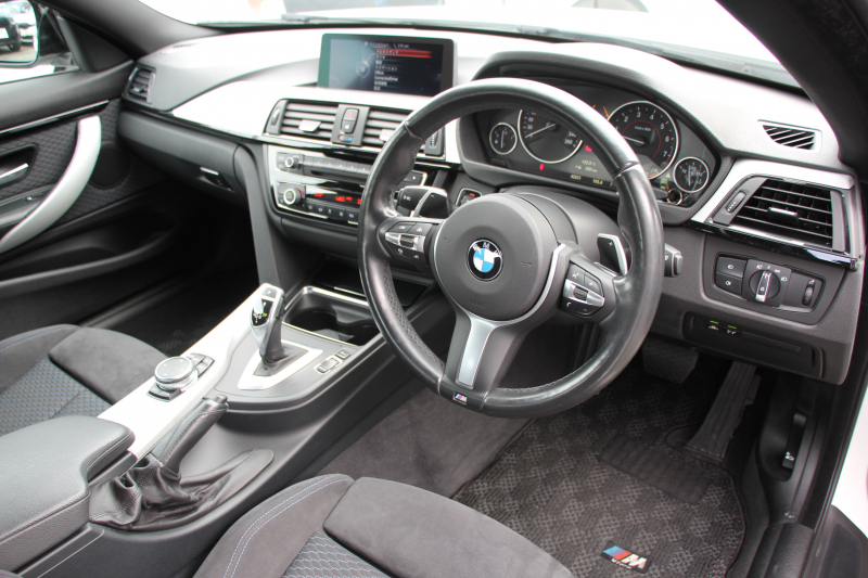 BMW 4シリーズ 420i ｸｰﾍﾟMｽﾎﾟｰﾂ LEDﾍｯﾄﾞﾗｲﾄ 追従ACC 衝突軽減ﾌﾞﾚｰｷ 車線逸脱警告 歩行者警告 専用ｴｱﾛ ﾌﾞﾗｯｸｷﾄﾞﾆｰｸﾞﾘﾙ ﾀｯﾁﾊﾟｯﾄﾞ対応HDDﾅﾋﾞｹﾞｰｼｮﾝBluetooth接続 ｽﾏｰﾄｷｰ ﾊﾟﾄﾞﾙｼﾌﾄ ﾐﾗｰETC2.0 直噴ﾀｰﾎﾞ8速AT 2年保証