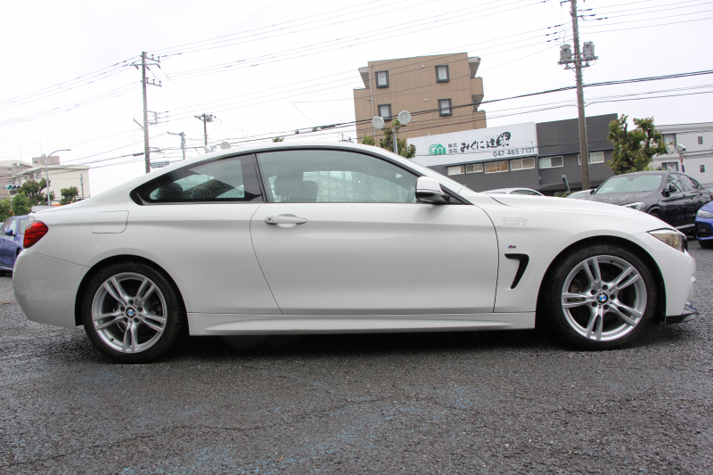 BMW 4シリーズ 420i ｸｰﾍﾟMｽﾎﾟｰﾂ LEDﾍｯﾄﾞﾗｲﾄ 追従ACC 衝突軽減ﾌﾞﾚｰｷ 車線逸脱警告 歩行者警告 専用ｴｱﾛ ﾌﾞﾗｯｸｷﾄﾞﾆｰｸﾞﾘﾙ ﾀｯﾁﾊﾟｯﾄﾞ対応HDDﾅﾋﾞｹﾞｰｼｮﾝBluetooth接続 ｽﾏｰﾄｷｰ ﾊﾟﾄﾞﾙｼﾌﾄ ﾐﾗｰETC2.0 直噴ﾀｰﾎﾞ8速AT 2年保証