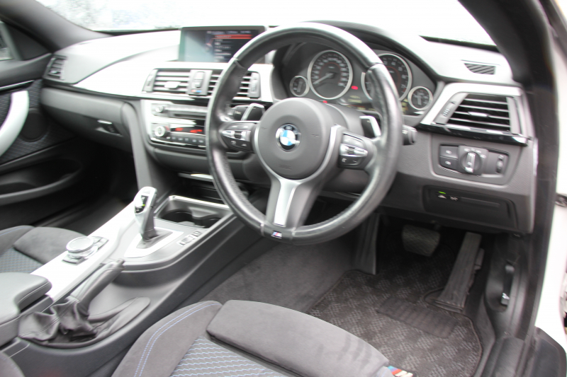 BMW 4シリーズ 420i ｸｰﾍﾟMｽﾎﾟｰﾂ LEDﾍｯﾄﾞﾗｲﾄ 追従ACC 衝突軽減ﾌﾞﾚｰｷ 車線逸脱警告 歩行者警告 専用ｴｱﾛ ﾌﾞﾗｯｸｷﾄﾞﾆｰｸﾞﾘﾙ ﾀｯﾁﾊﾟｯﾄﾞ対応HDDﾅﾋﾞｹﾞｰｼｮﾝBluetooth接続 ｽﾏｰﾄｷｰ ﾊﾟﾄﾞﾙｼﾌﾄ ﾐﾗｰETC2.0 直噴ﾀｰﾎﾞ8速AT 2年保証