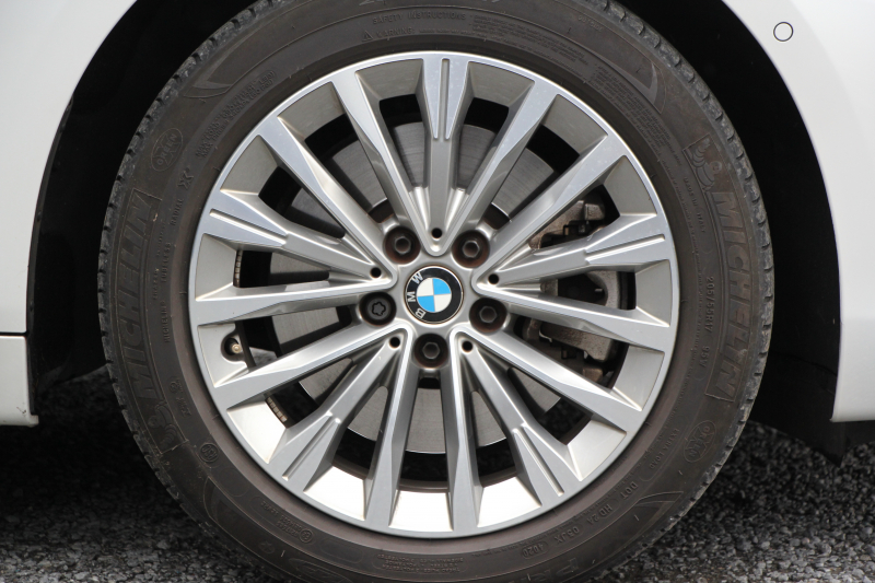 BMW 2シリーズ 218d ｸﾞﾗﾝﾂｱﾗｰ ﾗｸﾞｼﾞｭｱﾘｰ 最終ﾓﾃﾞﾙ 型式変更後3DA-6W20 3列7人乗り ADｱｸﾃｨﾌﾞｾｰﾌﾃｨ&ｺﾝﾌｫｰﾄP 追従ACC HUD ﾋｰﾀｰ黒革 電動ﾄﾗﾝｸ LEDﾍｯﾄﾞﾗｲﾄ ﾒﾓﾘｰ付電動ｼｰﾄ ﾀｯﾁ画面HDDﾅﾋﾞﾊﾟｰｷﾝｸﾞｱｼｽﾄ 2年保証