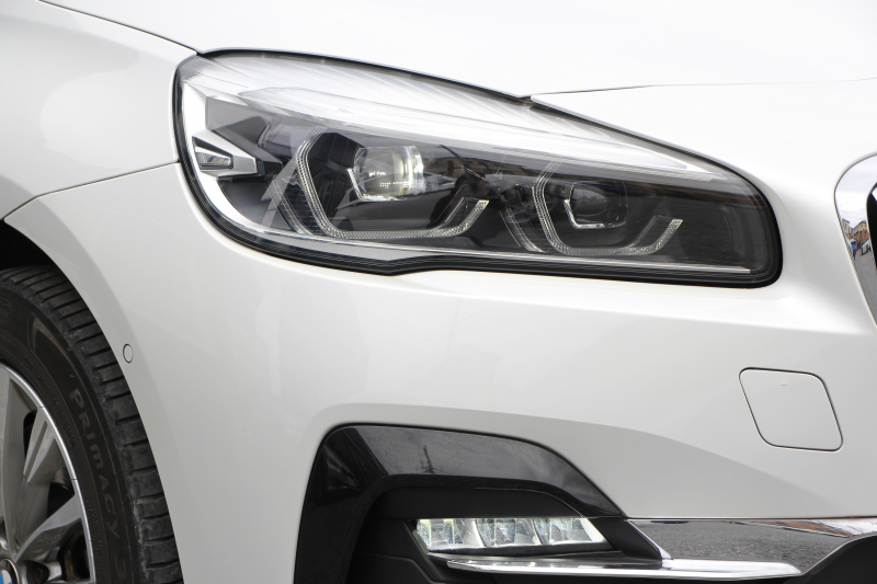 BMW 2シリーズ 218d ｸﾞﾗﾝﾂｱﾗｰ ﾗｸﾞｼﾞｭｱﾘｰ 最終ﾓﾃﾞﾙ 型式変更後3DA-6W20 3列7人乗り ADｱｸﾃｨﾌﾞｾｰﾌﾃｨ&ｺﾝﾌｫｰﾄP 追従ACC HUD ﾋｰﾀｰ黒革 電動ﾄﾗﾝｸ LEDﾍｯﾄﾞﾗｲﾄ ﾒﾓﾘｰ付電動ｼｰﾄ ﾀｯﾁ画面HDDﾅﾋﾞﾊﾟｰｷﾝｸﾞｱｼｽﾄ 2年保証