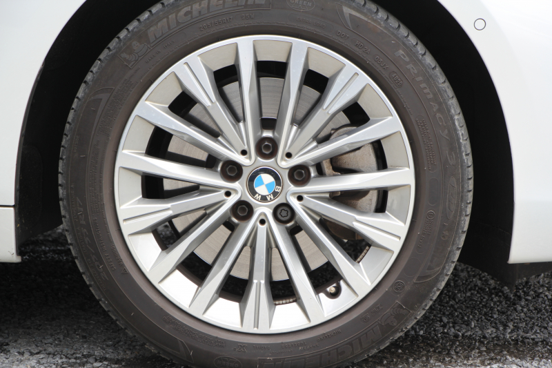 BMW 2シリーズ 218d ｸﾞﾗﾝﾂｱﾗｰ ﾗｸﾞｼﾞｭｱﾘｰ 最終ﾓﾃﾞﾙ 型式変更後3DA-6W20 3列7人乗り ADｱｸﾃｨﾌﾞｾｰﾌﾃｨ&ｺﾝﾌｫｰﾄP 追従ACC HUD ﾋｰﾀｰ黒革 電動ﾄﾗﾝｸ LEDﾍｯﾄﾞﾗｲﾄ ﾒﾓﾘｰ付電動ｼｰﾄ ﾀｯﾁ画面HDDﾅﾋﾞﾊﾟｰｷﾝｸﾞｱｼｽﾄ 2年保証