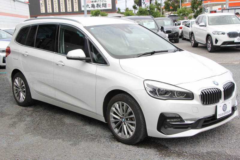 BMW 2シリーズ 218d ｸﾞﾗﾝﾂｱﾗｰ ﾗｸﾞｼﾞｭｱﾘｰ 最終ﾓﾃﾞﾙ 型式変更後3DA-6W20 3列7人乗り ADｱｸﾃｨﾌﾞｾｰﾌﾃｨ&ｺﾝﾌｫｰﾄP 追従ACC HUD ﾋｰﾀｰ黒革 電動ﾄﾗﾝｸ LEDﾍｯﾄﾞﾗｲﾄ ﾒﾓﾘｰ付電動ｼｰﾄ ﾀｯﾁ画面HDDﾅﾋﾞﾊﾟｰｷﾝｸﾞｱｼｽﾄ 2年保証