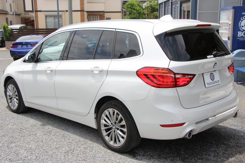 BMW 2シリーズ 218d ｸﾞﾗﾝﾂｱﾗｰ ﾗｸﾞｼﾞｭｱﾘｰ 最終ﾓﾃﾞﾙ 型式変更後3DA-6W20 3列7人乗り ADｱｸﾃｨﾌﾞｾｰﾌﾃｨ&ｺﾝﾌｫｰﾄP 追従ACC HUD ﾋｰﾀｰ黒革 電動ﾄﾗﾝｸ LEDﾍｯﾄﾞﾗｲﾄ ﾒﾓﾘｰ付電動ｼｰﾄ ﾀｯﾁ画面HDDﾅﾋﾞﾊﾟｰｷﾝｸﾞｱｼｽﾄ 2年保証