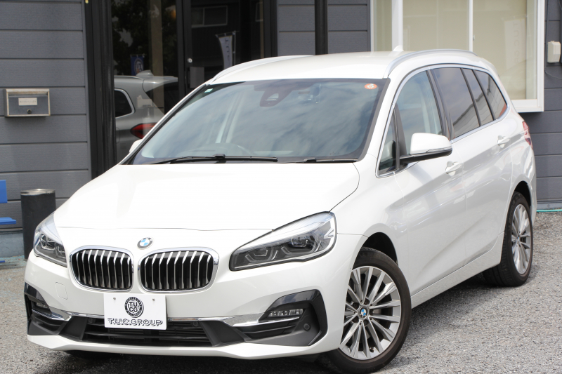 BMW 2シリーズ 218d ｸﾞﾗﾝﾂｱﾗｰ ﾗｸﾞｼﾞｭｱﾘｰ 最終ﾓﾃﾞﾙ 型式変更後3DA-6W20 3列7人乗り ADｱｸﾃｨﾌﾞｾｰﾌﾃｨ&ｺﾝﾌｫｰﾄP 追従ACC HUD ﾋｰﾀｰ黒革 電動ﾄﾗﾝｸ LEDﾍｯﾄﾞﾗｲﾄ ﾒﾓﾘｰ付電動ｼｰﾄ ﾀｯﾁ画面HDDﾅﾋﾞﾊﾟｰｷﾝｸﾞｱｼｽﾄ 2年保証